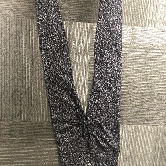 Lululemon leggings size 4 - Picture 3 of 3